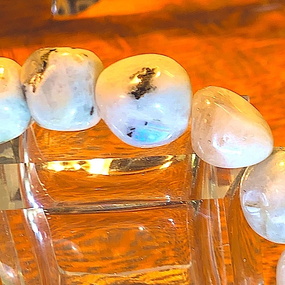 NATURAL RAINBOW MOONSTONE TUMBLED BRACELET STRETCH CHUNKY NEW HEALING STONES - Picture 3 of 5